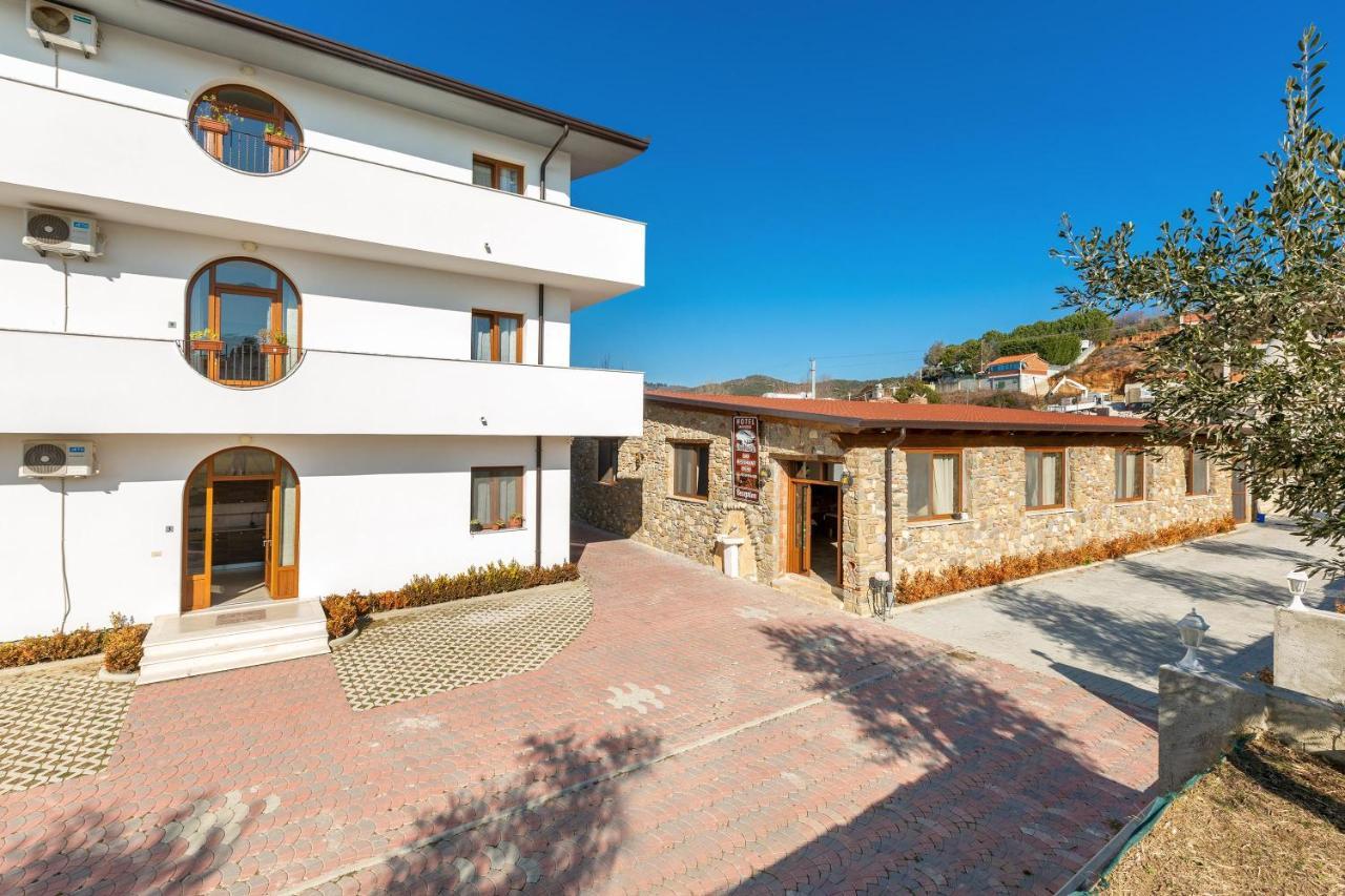 Hotel San Pietro Martin Fushe-Drac Exterior foto